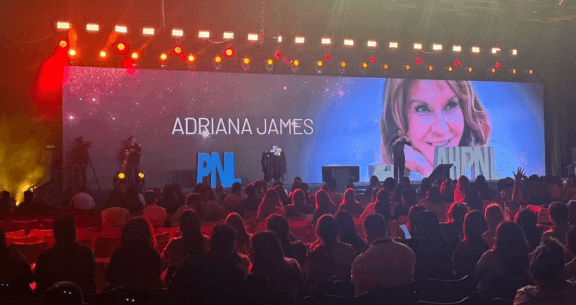 Dr Adriana James delivering her keynote at the International PNL Congress in Lima, Peru