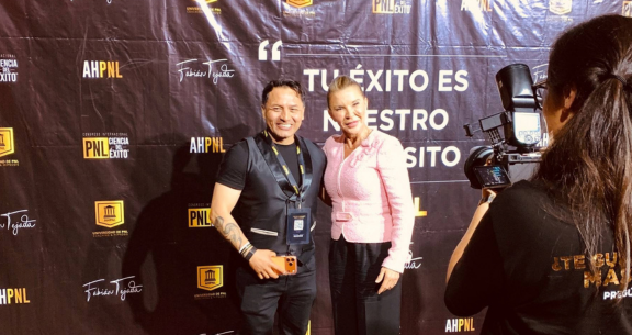 Attendees connecting with Dr Adriana James after her keynote in Lima
